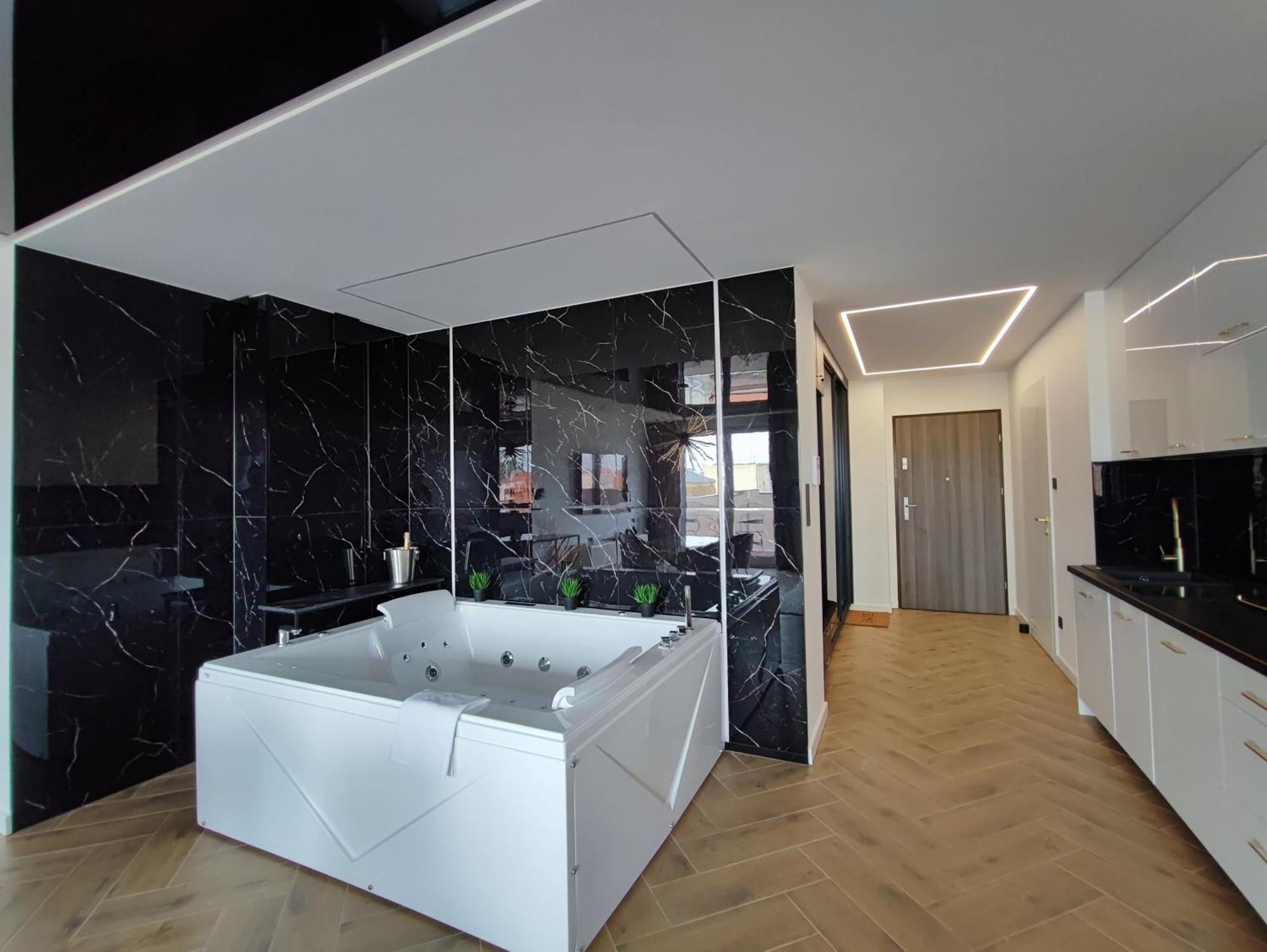 Apartament Z Jacuzzi Na Wylacznosc Dolina Baryczy Zmigrod Exteriör bild